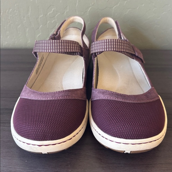 Dansko Raeann Burgundy Canvas Suede‎ Trim Mary Jane Shoes Size EU 38 - Picture 3 of 8